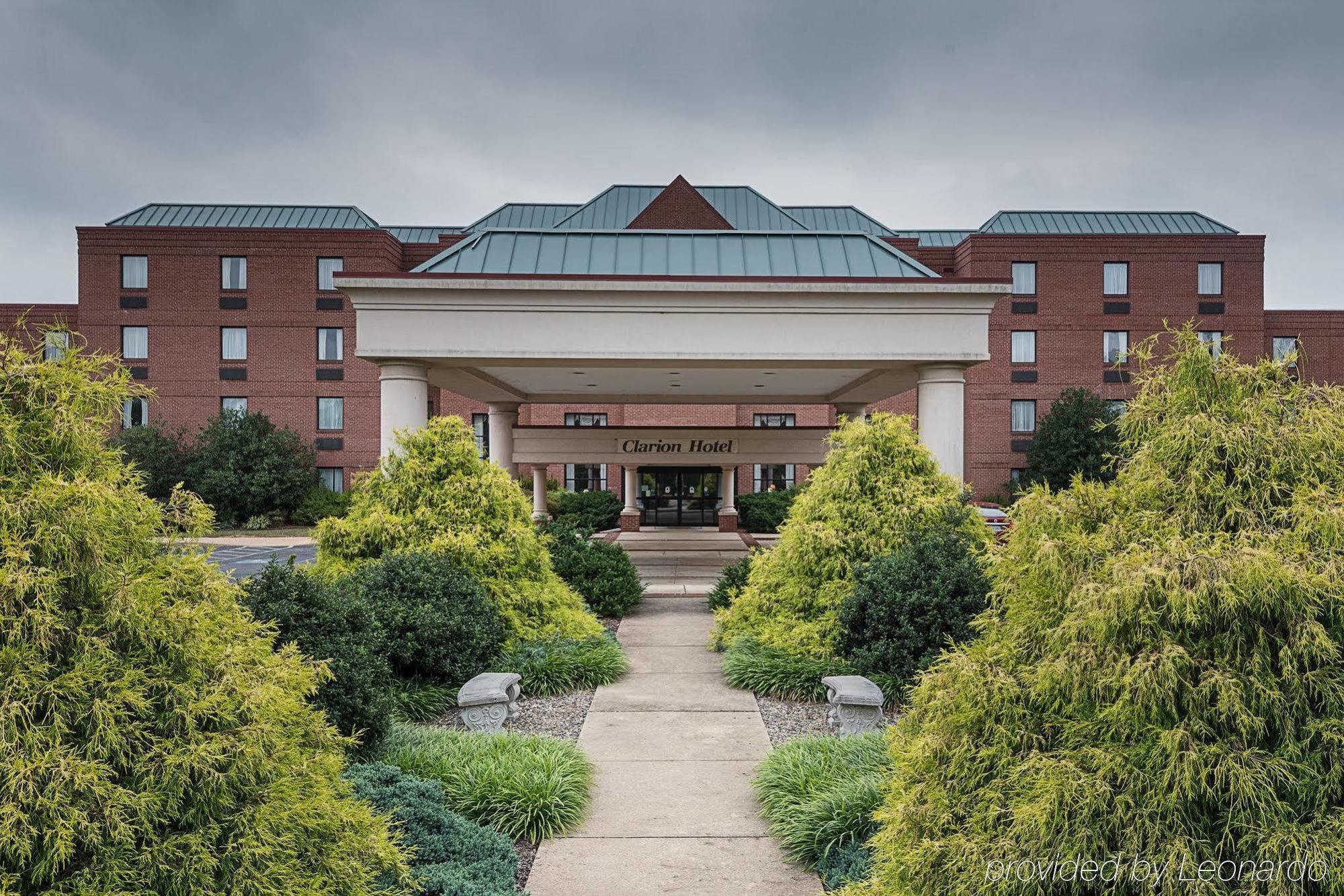 Clarion Hotel & Conference Center Shepherdstown Exterior photo